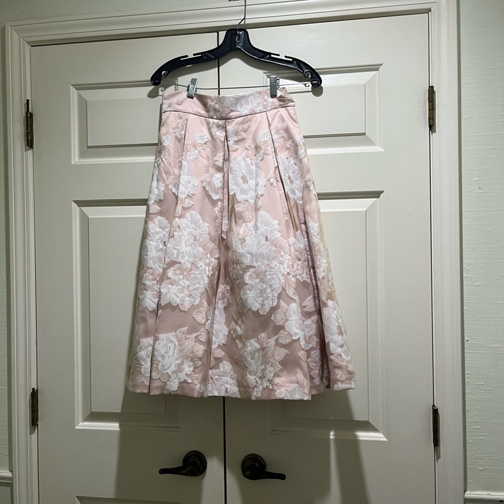 Pink skirt w original tags